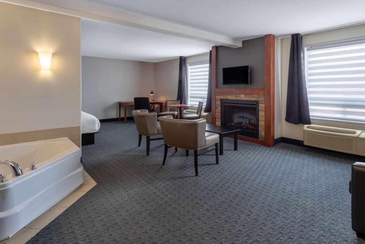 Hotel Super 8 By Wyndham Trois-Rivières Esterno foto