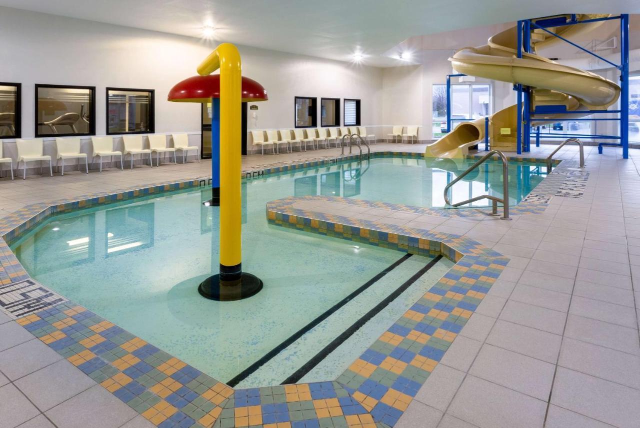 Hotel Super 8 By Wyndham Trois-Rivières Esterno foto